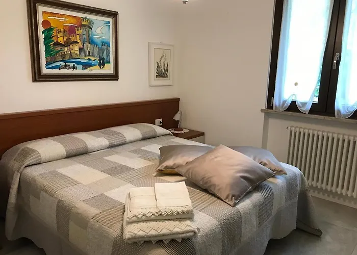 Casa Mary Due - Trilocale Con Giardino Privato A Due Passi Dal Lago